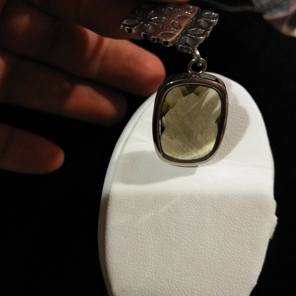 Lemon Quartz Pendant - Picture 4 of 4